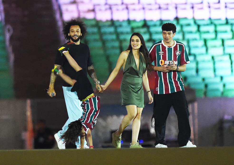 Marcelo e família em apresentação do Fluminense — Foto: André Durão