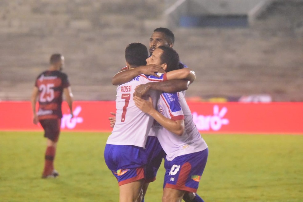 A derrota por 7 a 1 para o Bahia jogou um balde de água fria nos comandados de Éderson Araújo na estreia da temporada 