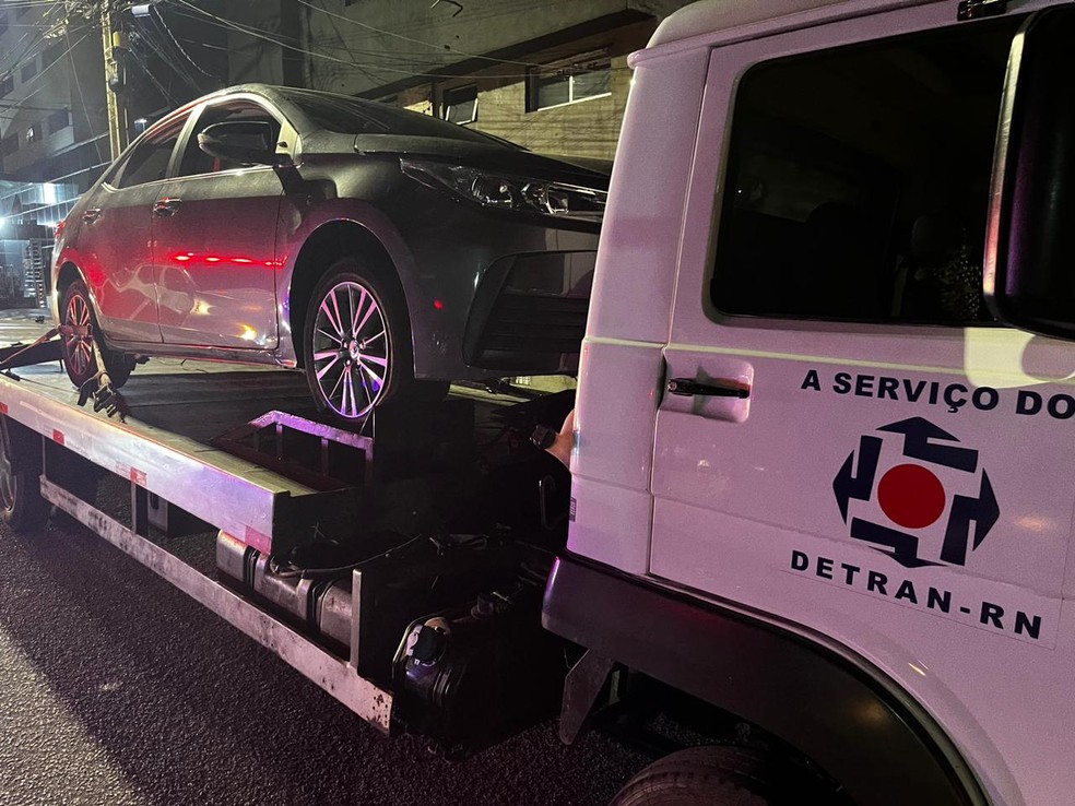 Motorista embriagado e sem CNH fura blitz da Lei Seca, quase atropela  agente e acaba preso em Natal | Rio Grande do Norte | G1