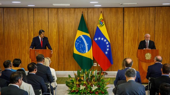  Lula chega no Itamaraty para cúpula com presidentes sul-americanos