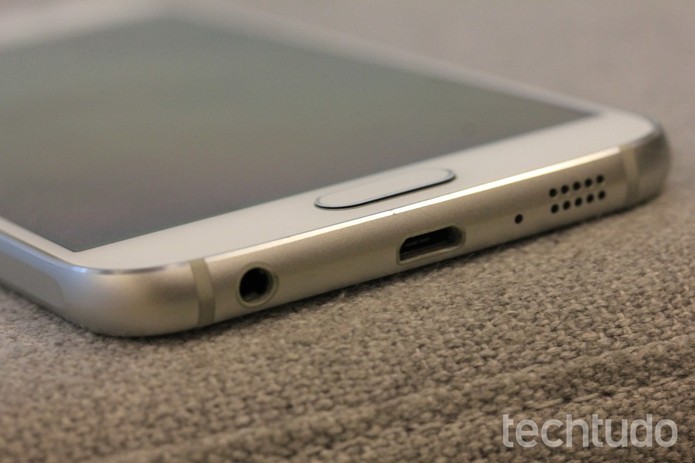 Galaxy S6 vem com design fino e leve (Foto: Fabricio Vitorino/TechTudo)