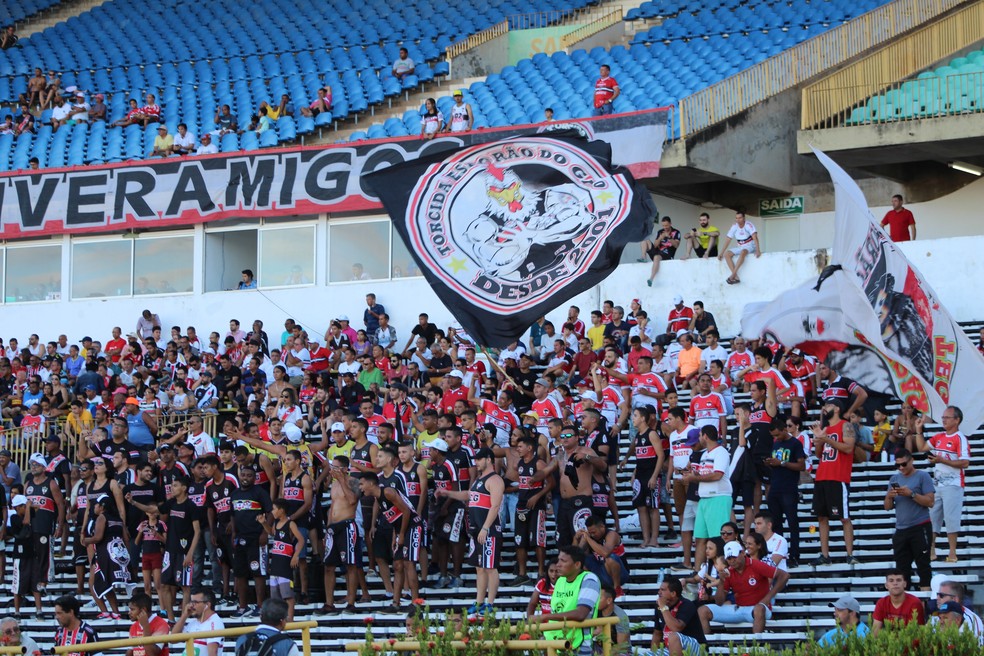 Resultado de imagem para jogo de river piauí e floresta do ceará