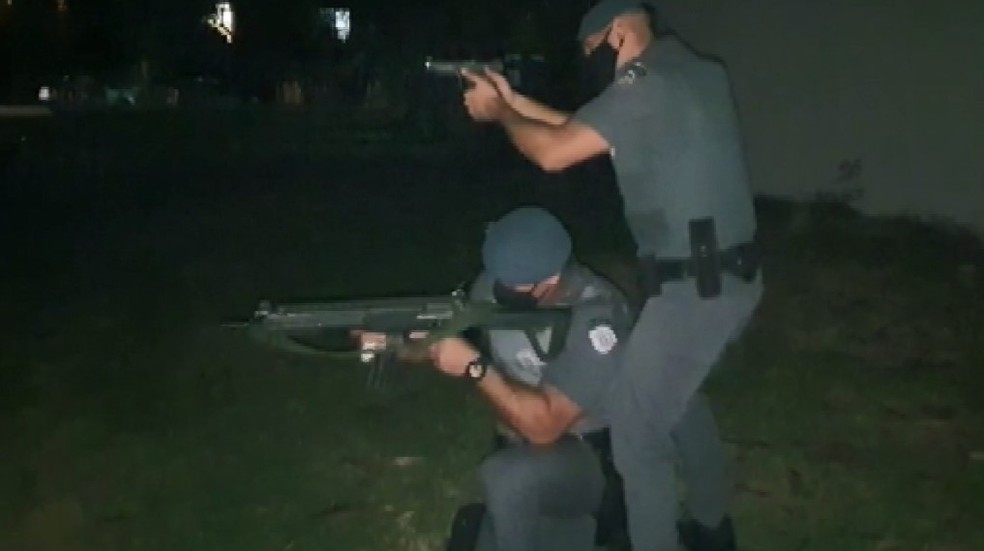 Pol&iacute;cia Militar realizou treinamento na noite de ter&ccedil;a-feira em Campinas &mdash; Foto: Reprodu&ccedil;&atilde;o/EPTV