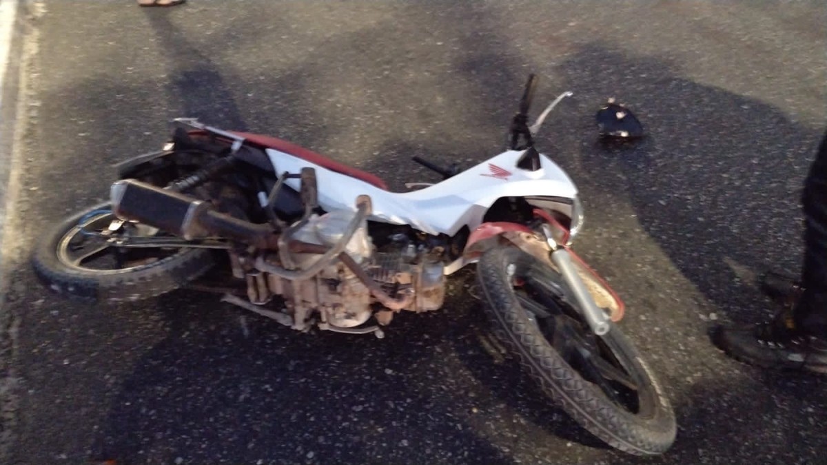 Jovem perde controle de moto e morre após colidir em árvore, em João ...