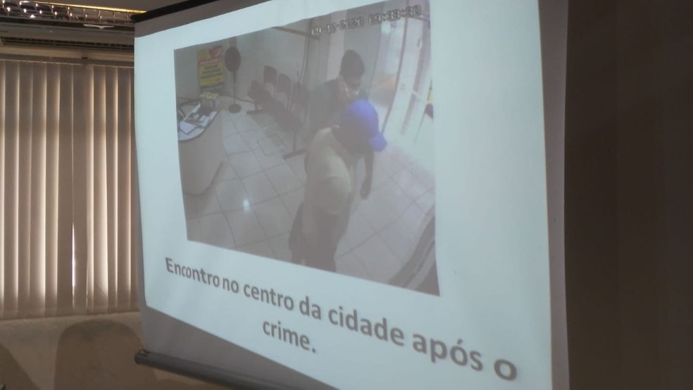 Sobrinho de Expedito Pereira é visto se encontrando com um dos suspeitos 20 minutos após o crime — Foto: Sílvia Torres/TV Cabo Branco