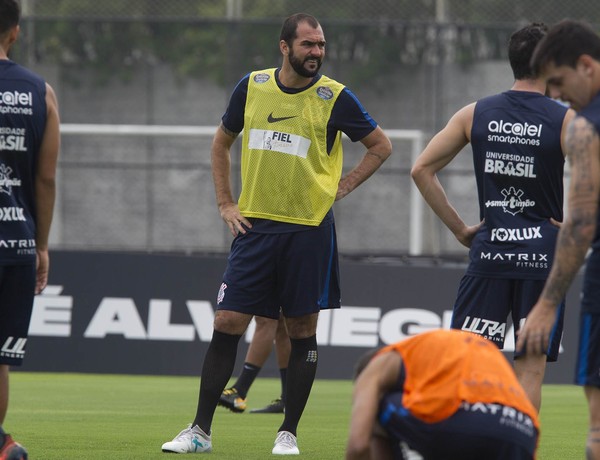Por que Carille não dá chance a Danilo no Corinthians? Nós respondemos!