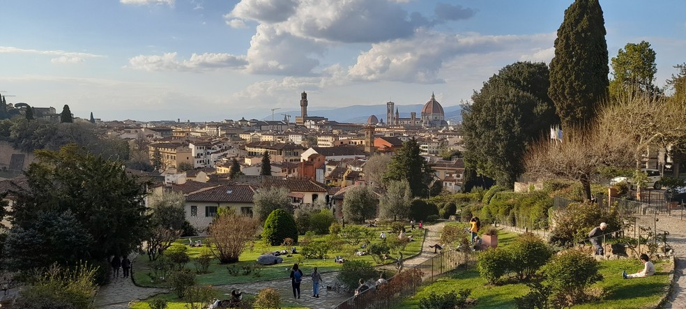 Florença vista a partir do Giardino delle Rose, um dos pontos mais concorridos entre turistas e moradores  — Foto: Gian Amato