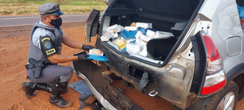 Carro foi abordado pela fiscalização em Euclides da Cunha Paulista (SP) — Foto: Polícia Rodoviária