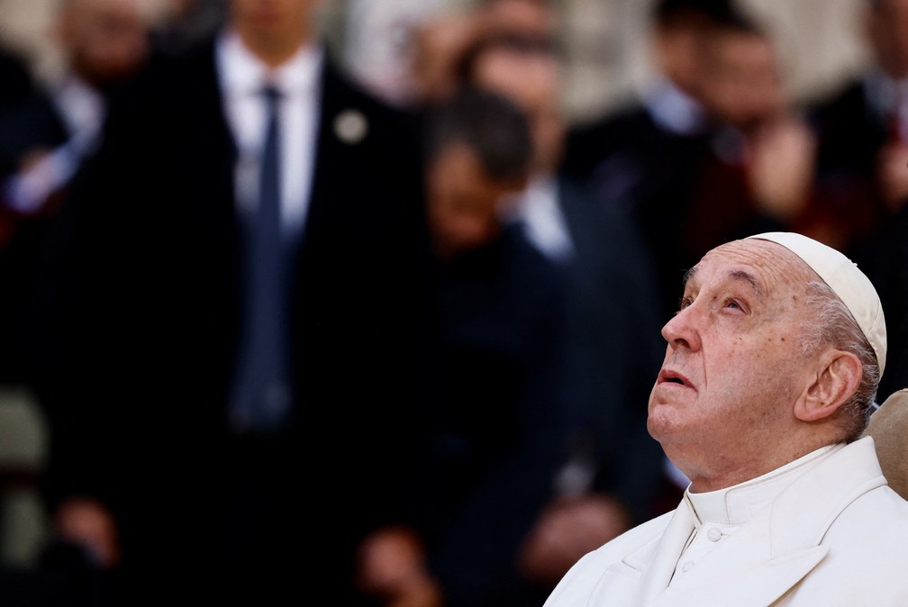 Papa Francisco durante reza em Roma, em 8 de dezembro de 2022. — Foto: Yara Nardi/ Reuters