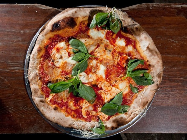 19 lugares incríveis para comer pizza em Nova York (Foto: Evan Sung)