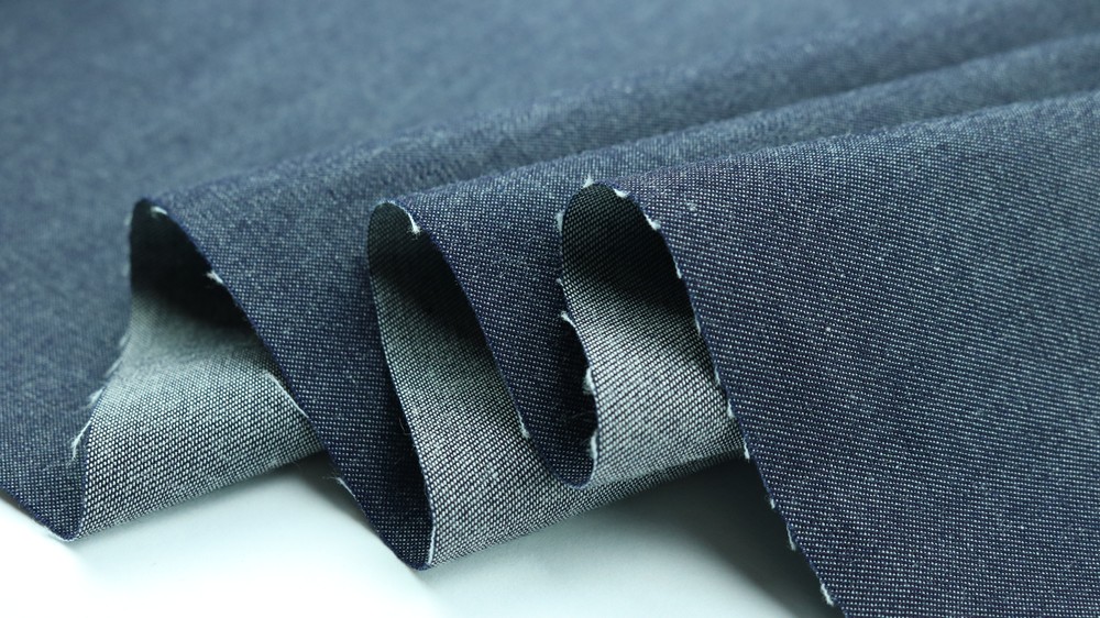 Denim, tecido usado na produção de calças jeans.
