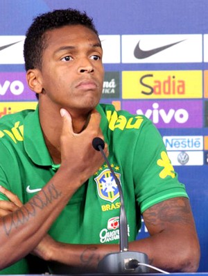 Jô apresentação da seleção (Foto: Fabrício Marques)