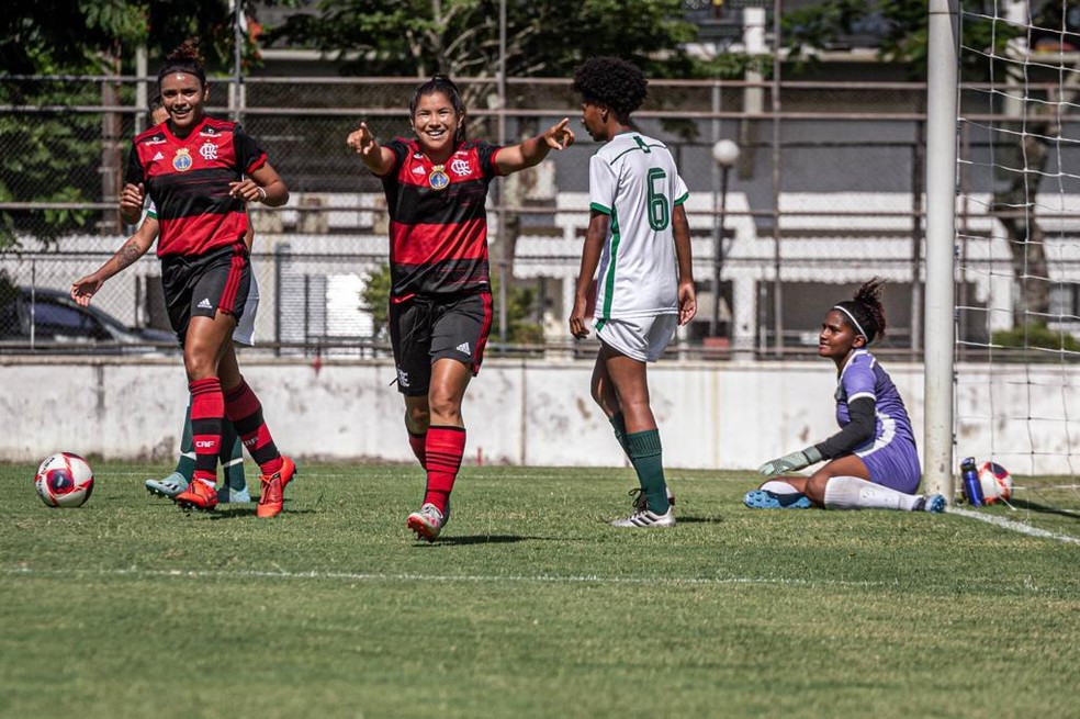 Raquelzinha comemora gol pelo Flamengo — Foto: Arquivo pessoal