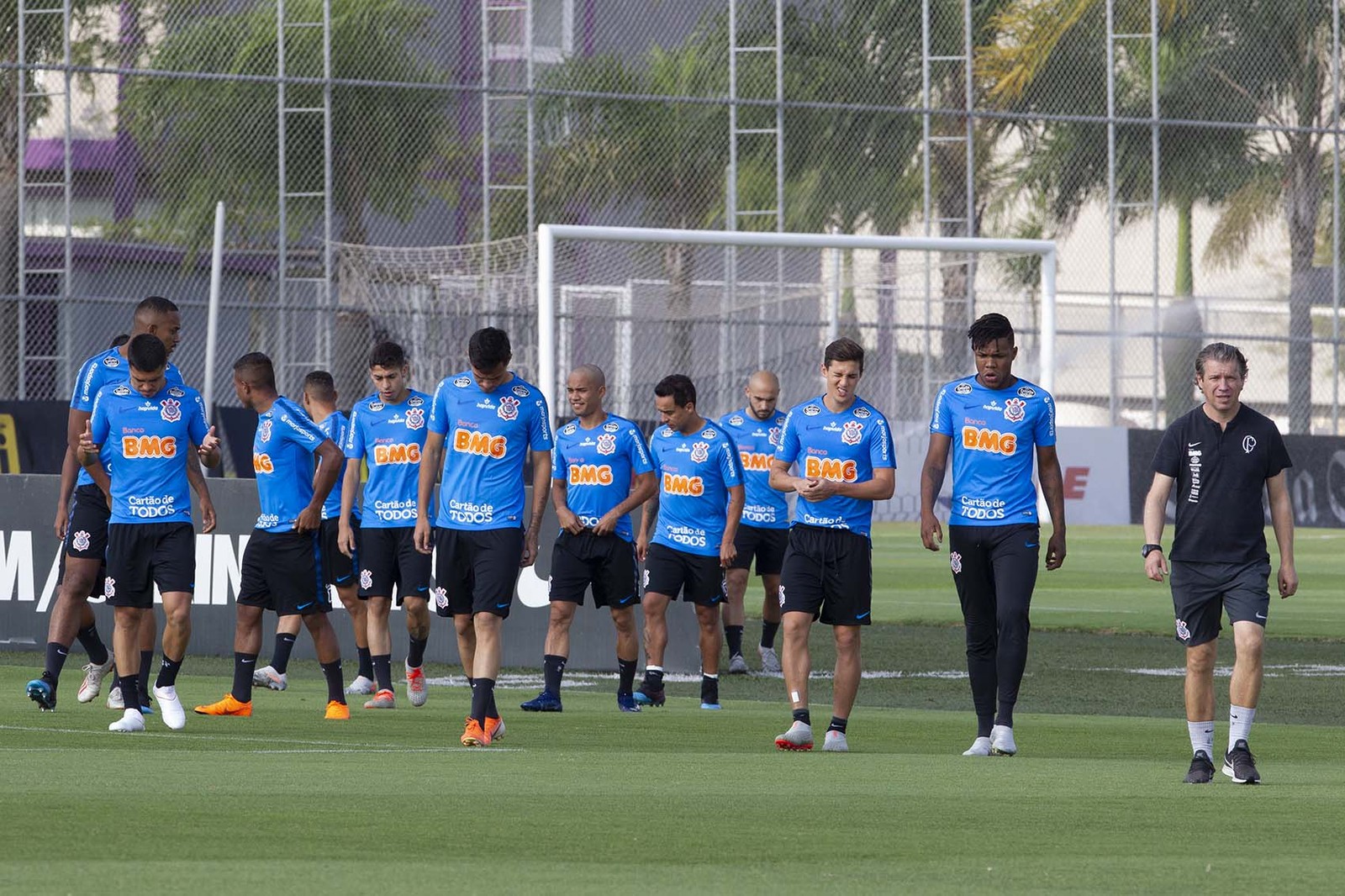 Coelho relaciona 23 jogadores para jogo diante do Avaí