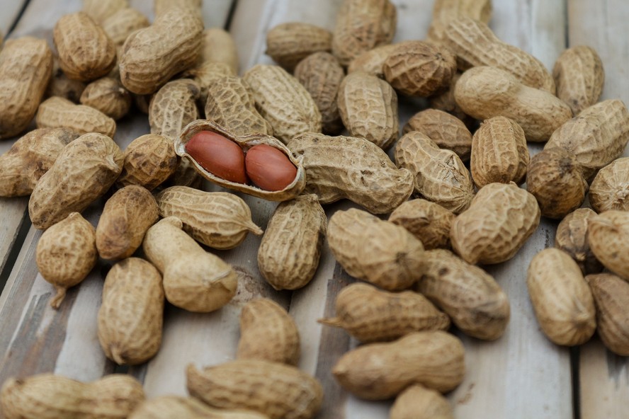 Punhado de 30g de amendoim por dia foi vinculado a melhora de pessoas com depressão