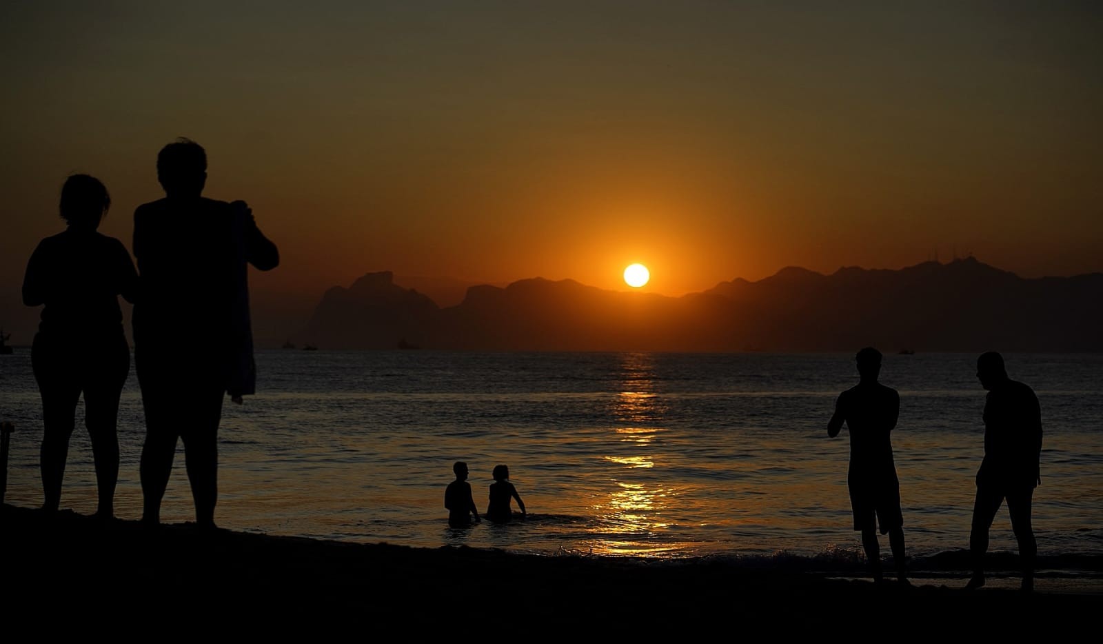 Rio terá sexta-feira de muito calor e sem chuva; tempo vira com a chegada do outono no domingo