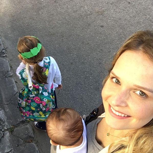 Fernanda Rodrigues com os filhos  (Foto: Reprodução/Instagram)