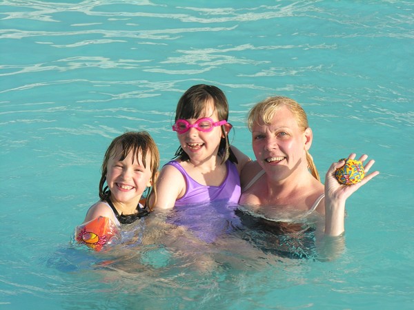 Brincadeiras Na Piscina Dicas Beneficios E Cuidados No Verao Saude Ge