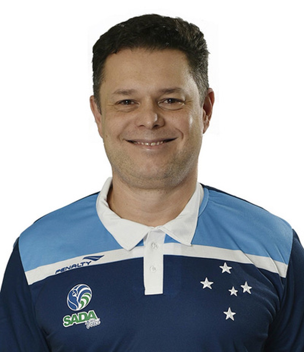 Novo médico do Cruzeiro detalha mudanças no DM e status de lesionados