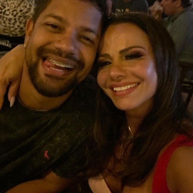 Viviane Araújo e  Guilherme Militão (Foto: Reprodução)