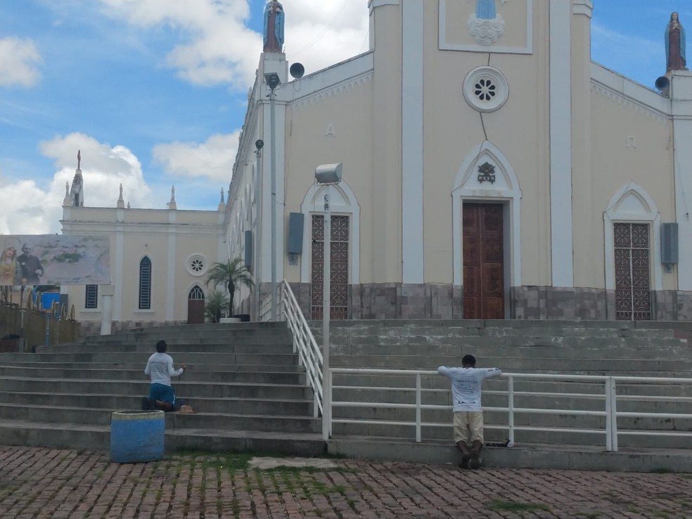 Igrejas de Juazeiro do Norte estão fechadas para evitar aglomerações de pessoas e conter a proliferação do coronavírus no município — Foto: Toni Sousa/SVM