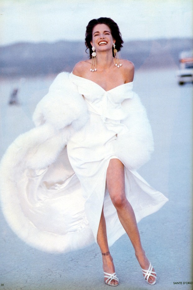 Stephanie Seymour na Vogue UK de julho de 1990 (Foto: Sante D’Orazio)