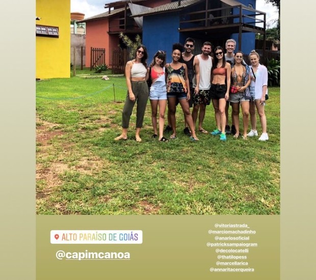 Thati Lopes, Vitoria Strada e amigos (Foto: Reprodução/Instagram)