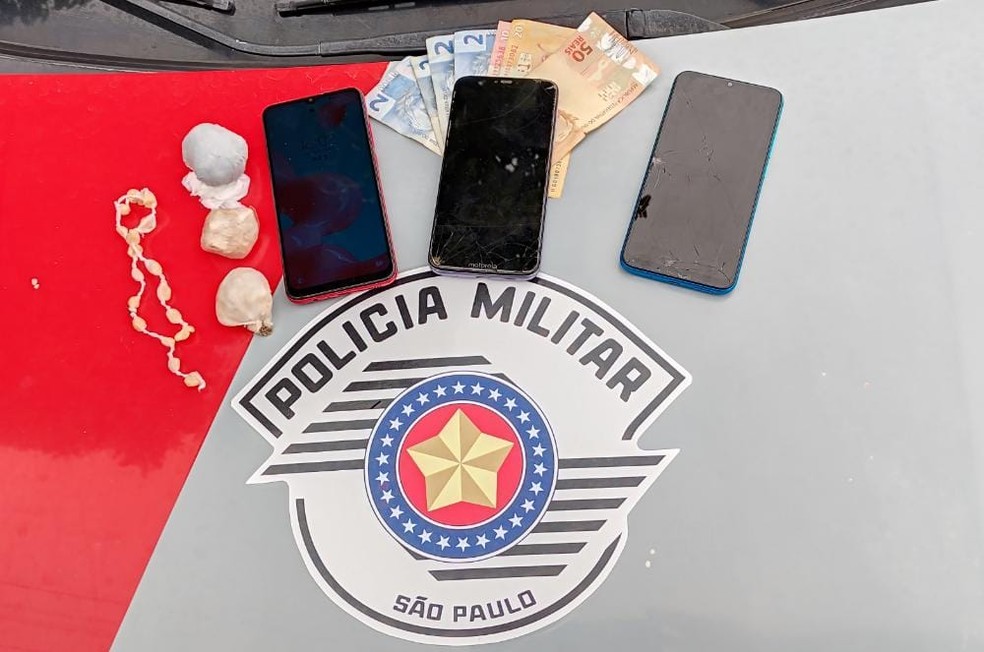 Casal foi preso por tráfico de drogas, em decorrência da Operação Nicholaus, em Junqueirópolis (SP) — Foto: Polícia Civil