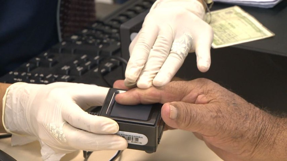 Recadastramento biométrico — Foto: Reprodução/ TV Gazeta