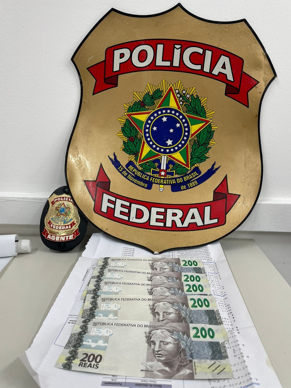 Jovem é preso com R$ 1 mil em notas falsas em Teresina — Foto: Divulgação/Polícia Federal