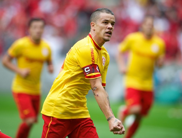 D'Alessandro meia Inter (Foto: Alexandre Lops / Divugação Inter)