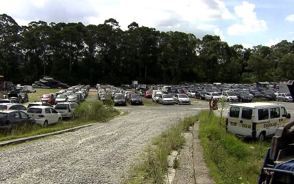 Pátio do Detran de SP reúne veículos com até R 14 milhões em dívidas