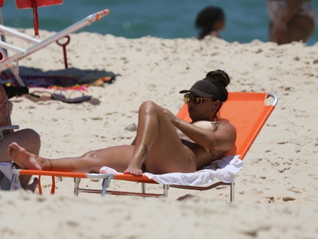 AGN_1456633 - Rio de Janeiro, BRASIL  - Viviane Araujo na Praia da Macumba no Rio de Janeiro .Pictured: Viviane AraujoAgNews 14 JANEIRO 2019 BYLINE MUST READ: Agnews / AgNews Xico Silvatelefone: (21) 98240-2501email: agnews.fotografia@gmail.com (Foto: Agnews / AgNews)