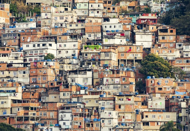 Comunidade, favela,  (Foto:  JohnnyGreig via Getty Images)