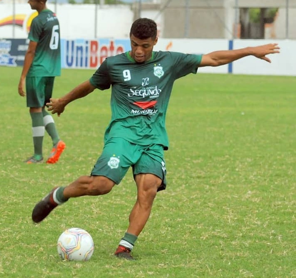 D� � o artilheiro do Nacional de Patos nesta edi��o do Paraibano, ao lado de J�nior Mandacaru; ambos com dois gols � Foto: Jos� Filho / Nacional de Patos