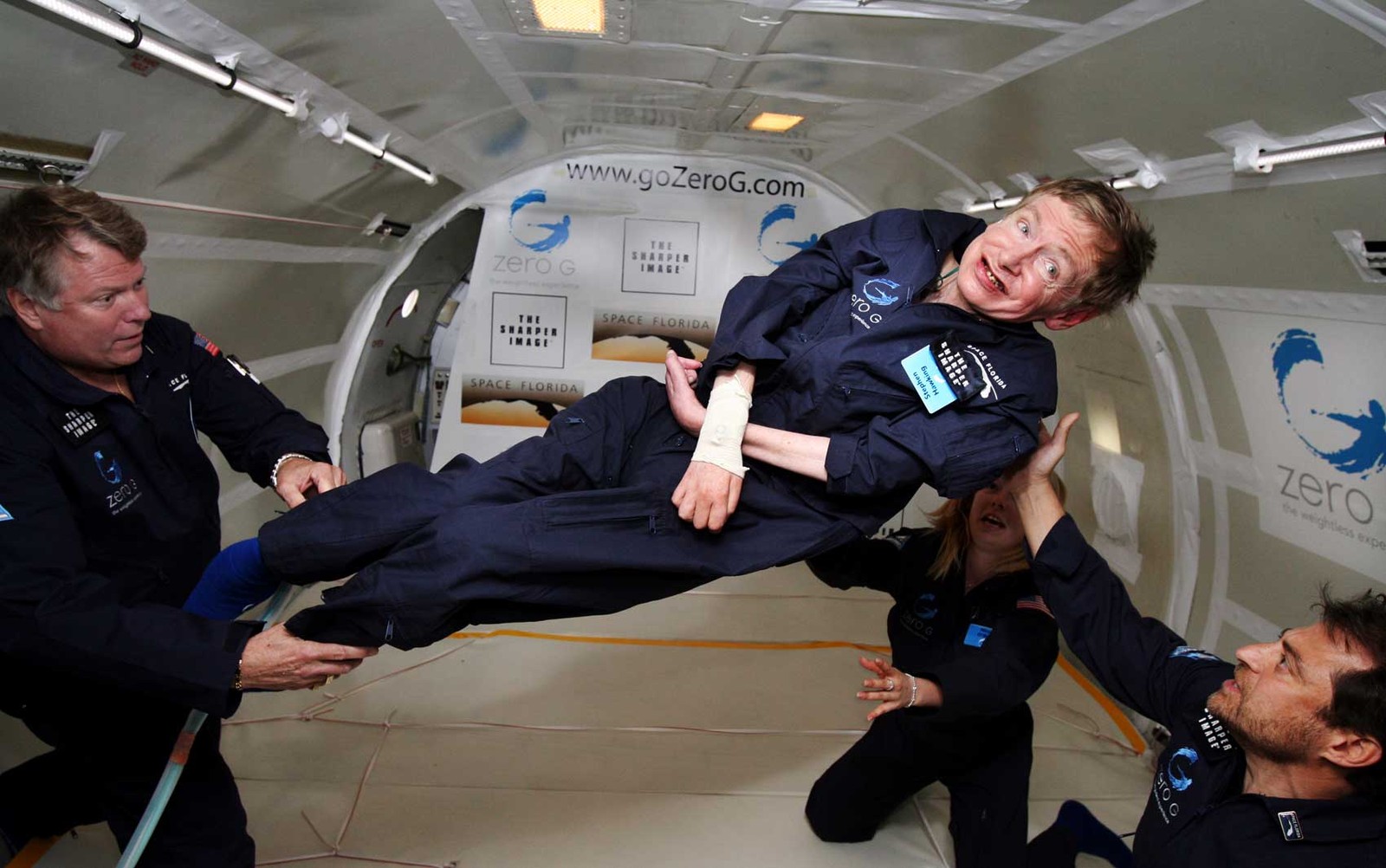 Stephen Hawking, físico britânico, morre aos 76 anos Gravidade