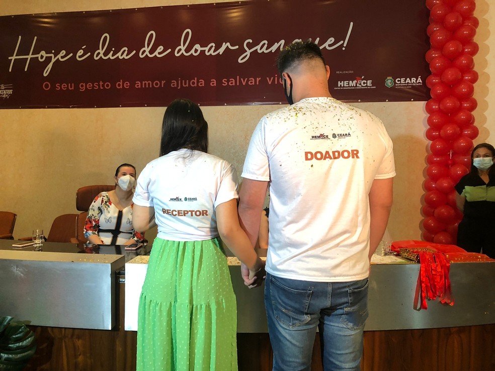 Doador viajou de Paraná para o Ceará, onde encontrou a cearense que recebeu sua medula — Foto: Hemoce/Divulgação