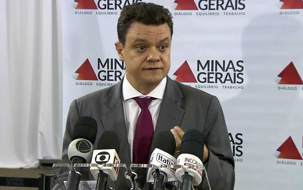 Secretário de Estado de Governo de Minas Gerais, Odair Cunha (PT), anuncia que o 13º do funcionalismo será pago em 4 parcelas (Foto: Reprodução/TV Globo)