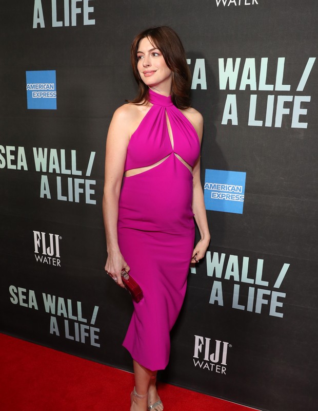 NEW YORK, NEW YORK - AUGUST 08: Anne Hathaway attends FIJI Water At Sea Wall / A Life Opening Night On Broadway on August 08, 2019 in New York City. (Photo by Cindy Ord/Getty Images for FIJI Water) (Foto: Getty Images for FIJI Water)