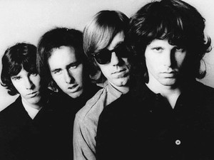 The Doors: Tecladista Ray Manzarek acreditava que Jim Morrison forjou sua  morte