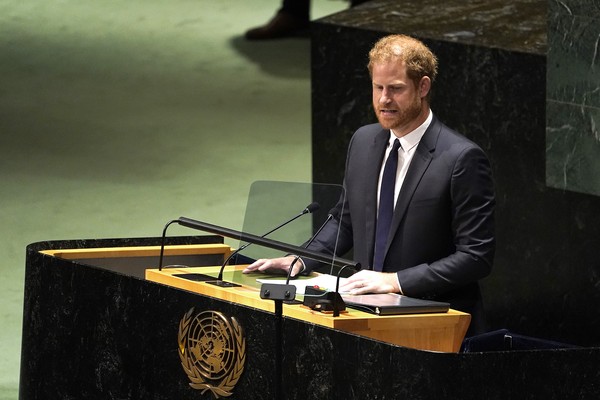 O Príncipe Harry em pronunciamento na ONU em julho de 2022 (Foto: Getty Images)