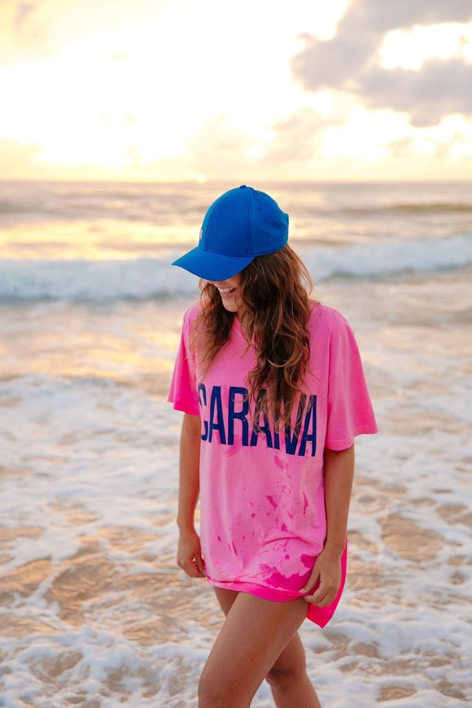 As camisetas com estampa de Caraíva fazem sucesso entre os turistas (Foto: Acervo Pessoal)