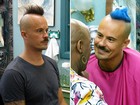 Paulo Vilhena pinta o cabelo de azul para mudança de visual de Salvador