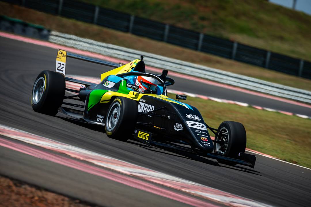 Teste do novo carro da Fórmula-4 no Brasil na pista da Pirelli, no Brasil