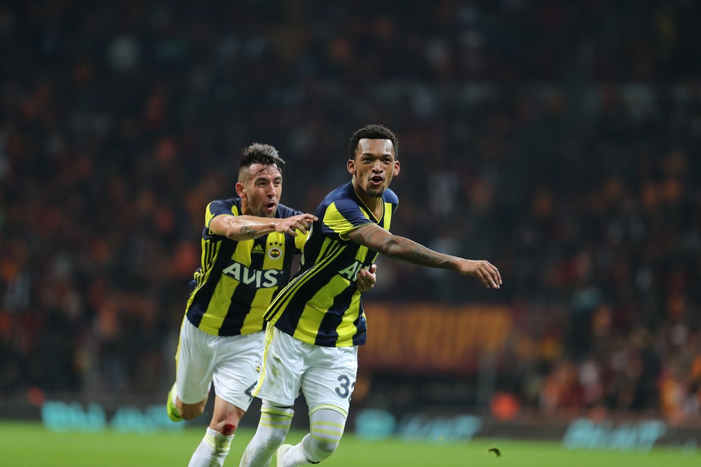 Jailson comemora gol pelo Fenerbahçe  — Foto: Divulgação/Fenerbahçe