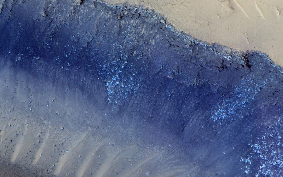 Foto da Fossa de Cérbero, um dos pontos de estudo da nova pesquisa sobre atividade vulcânicas em Marte
