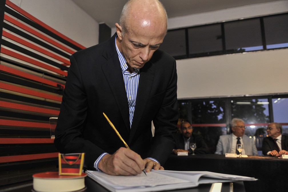 Seis anos após ser vice de futebol, Wallim tomou posse como vice de finanças nesta temporada — Foto: FotoBR