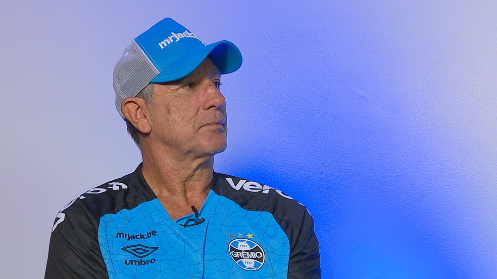 Renato mostra alívio com fim da Série B e fala sobre planos para o Grêmio em 2023