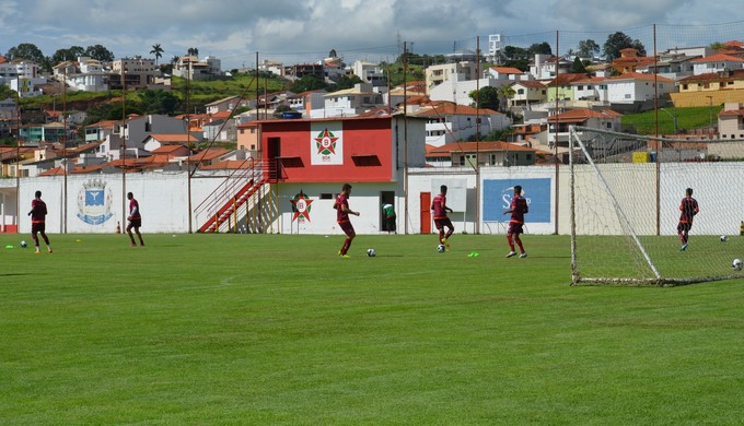 Boa Esporte cancela treinos da equipe após decisão do STF sobre o goleiro Bruno (Foto: Lucas Soares)