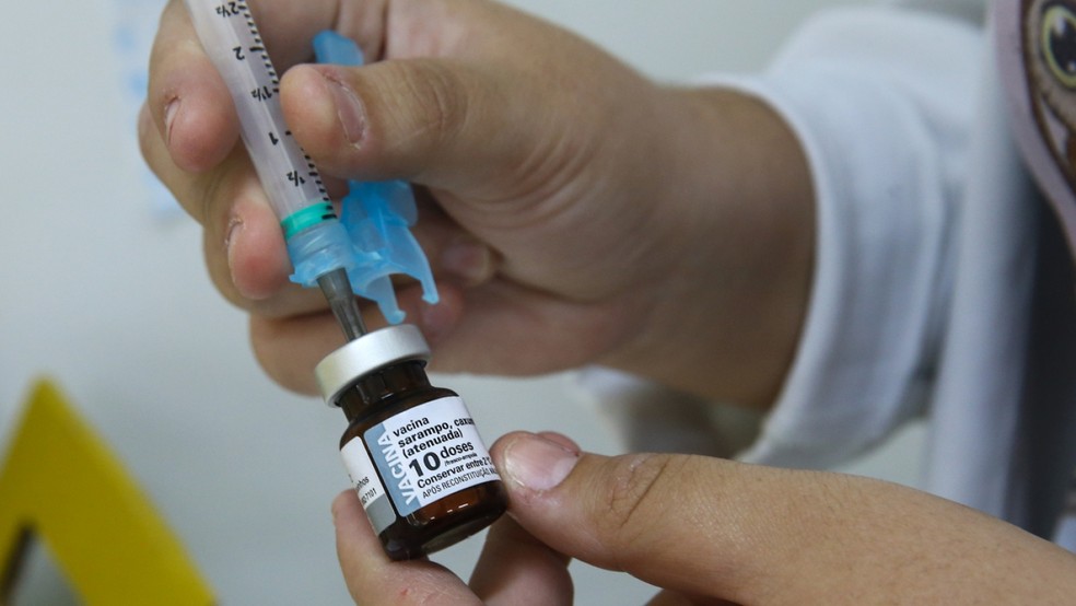 Imunização é voltada para adultos de 20 a 29 anos que não tenham tomado duas doses da vacina ou estejam com o esquema incompleto. — Foto: Fabiane de Paula/SVM